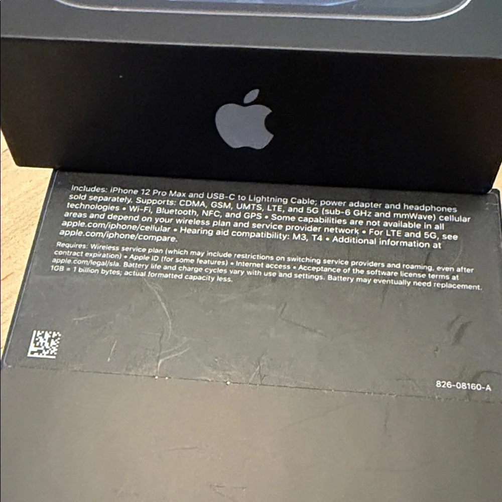 Apple Lightning to USB-C Cable in White with Packaging Inserts